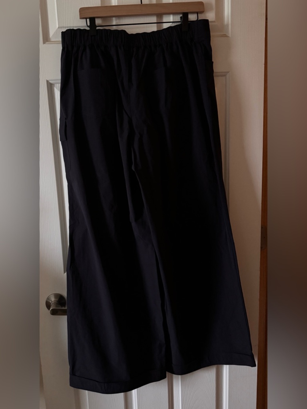 Women's Navy Wide-Leg Cargo Pants - Picture 5 of 11